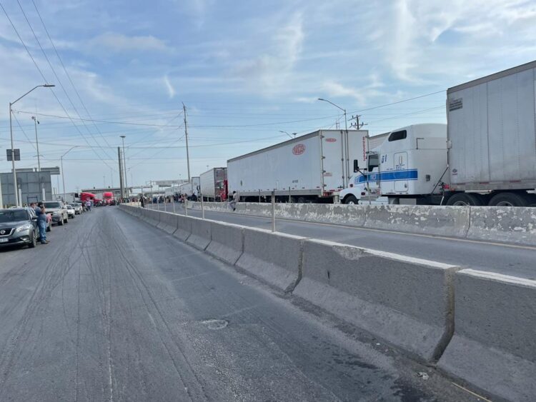 Termina bloqueo en puente de Pharr, pero continuan inspecciones en Texas