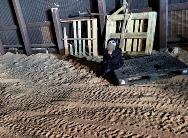 Niño migrante de 2 años viajaba solo