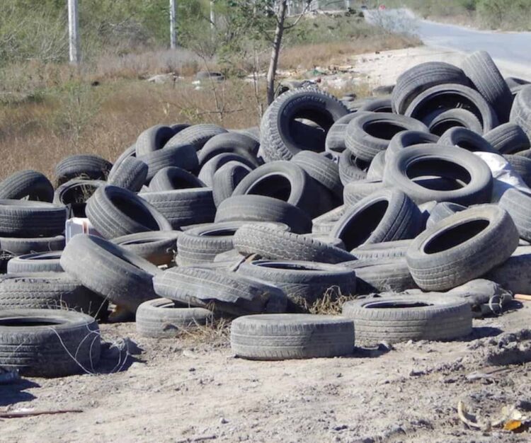 Habitantes piden vigilancia por incendio de llantas