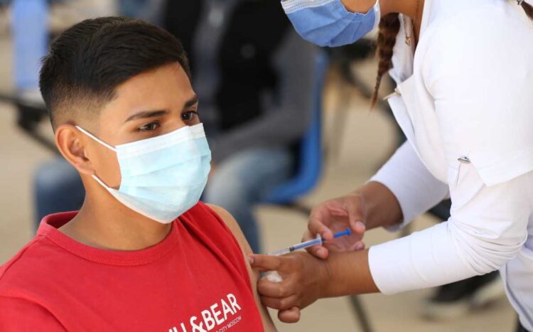 Aplican vacunas a jovenes de 18-39 años Reynosa