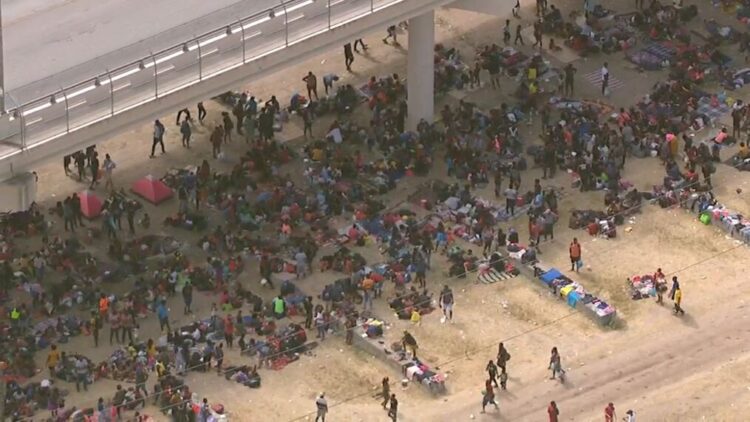 El Paso declararía estado de emergencia por crisis migratoria