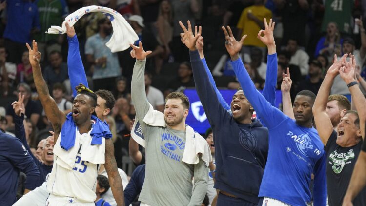 Mavericks se despiden du su afición tras quedar eliminados