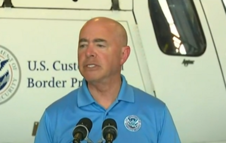 Se prepara Texas para posible oleada migratoria