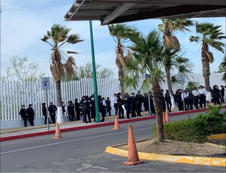 Policias blindan el Congreso; diputados del PAN preparan reforma para defender a CdeV