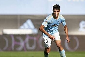 Gabri Veiga cerca del Nápoles